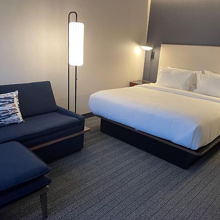 فندق Courtyard Montreal Midtown المظهر الخارجي الصورة