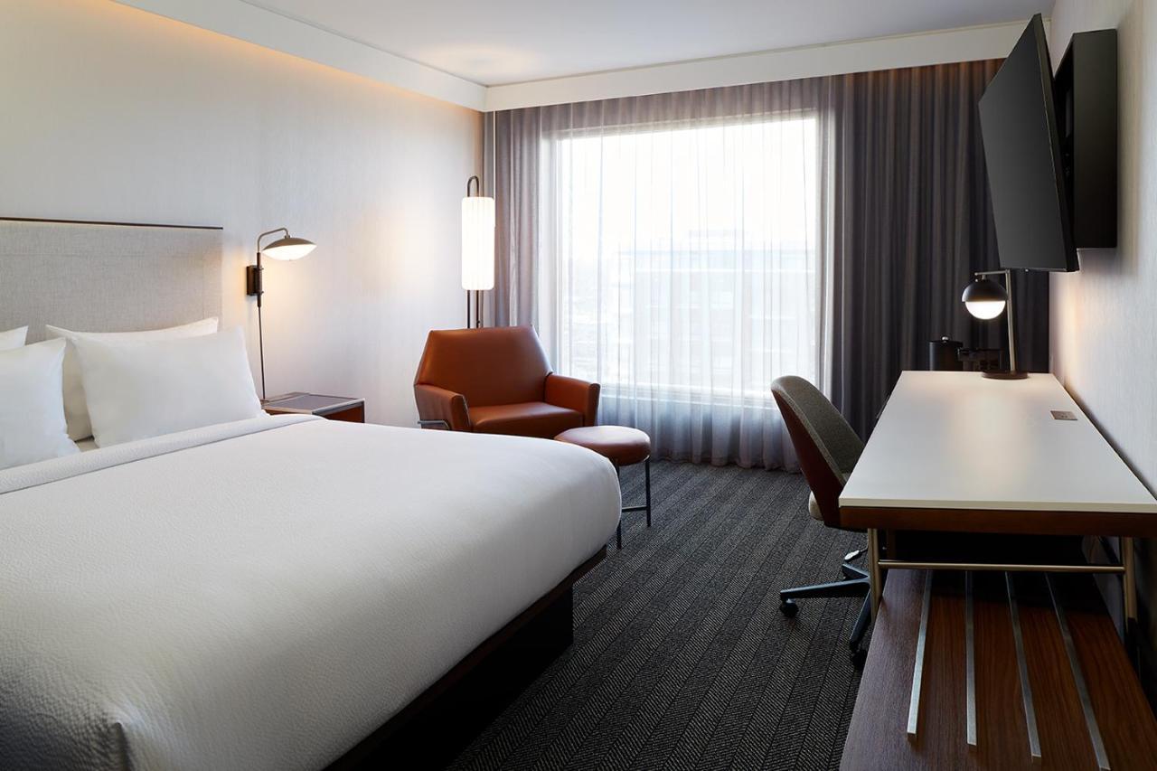 فندق Courtyard Montreal Midtown المظهر الخارجي الصورة