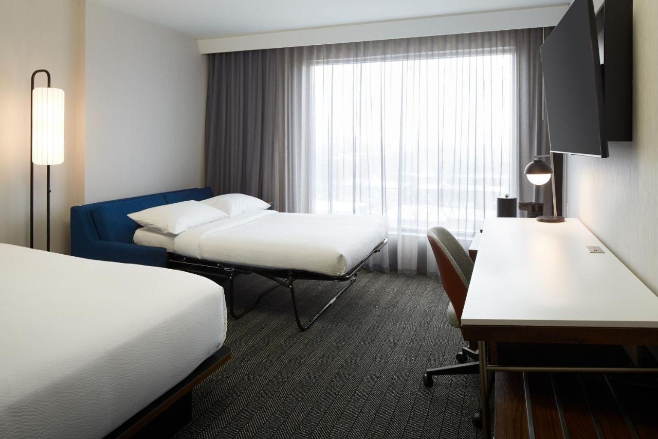 فندق Courtyard Montreal Midtown المظهر الخارجي الصورة