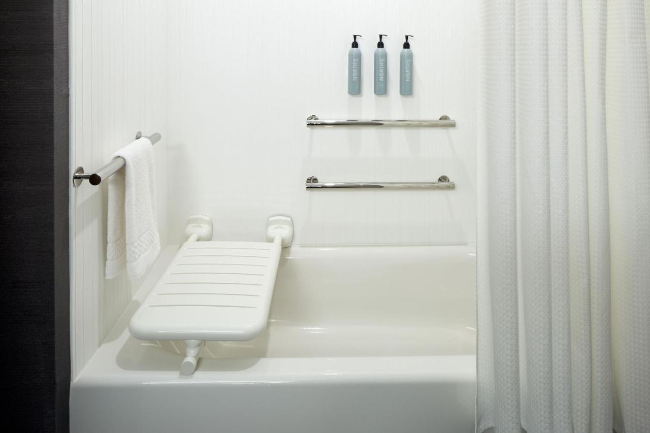 فندق Courtyard Montreal Midtown المظهر الخارجي الصورة