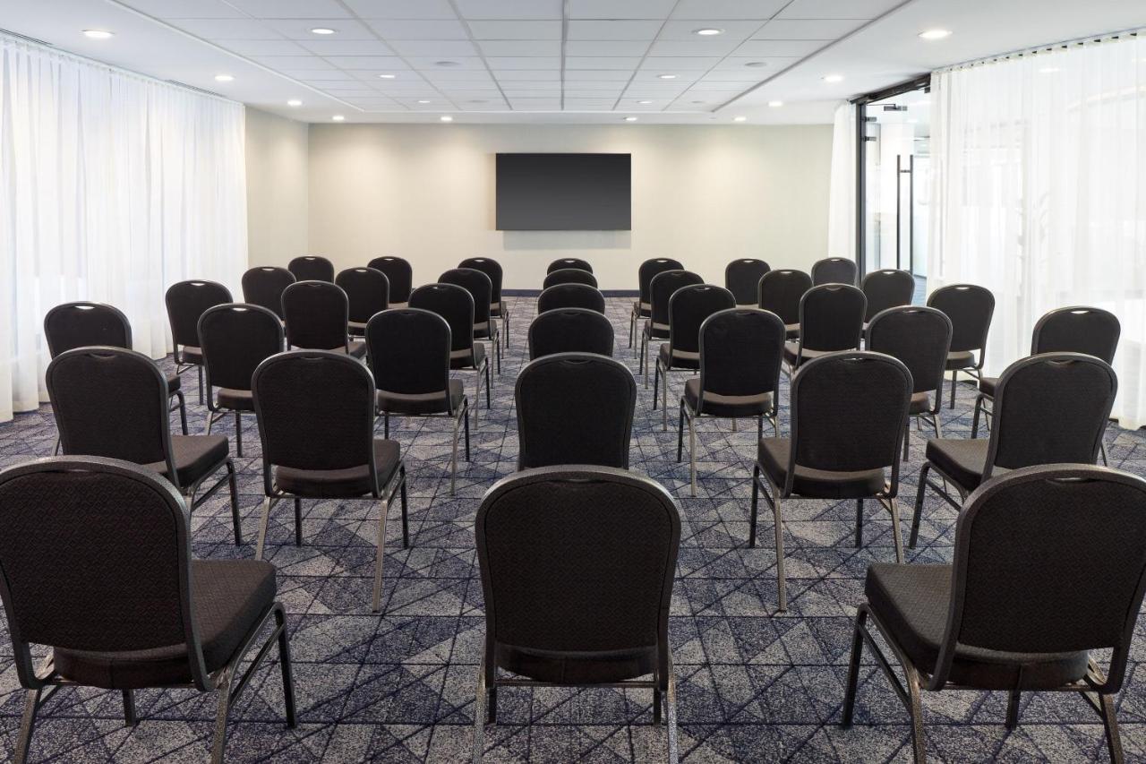 فندق Courtyard Montreal Midtown المظهر الخارجي الصورة