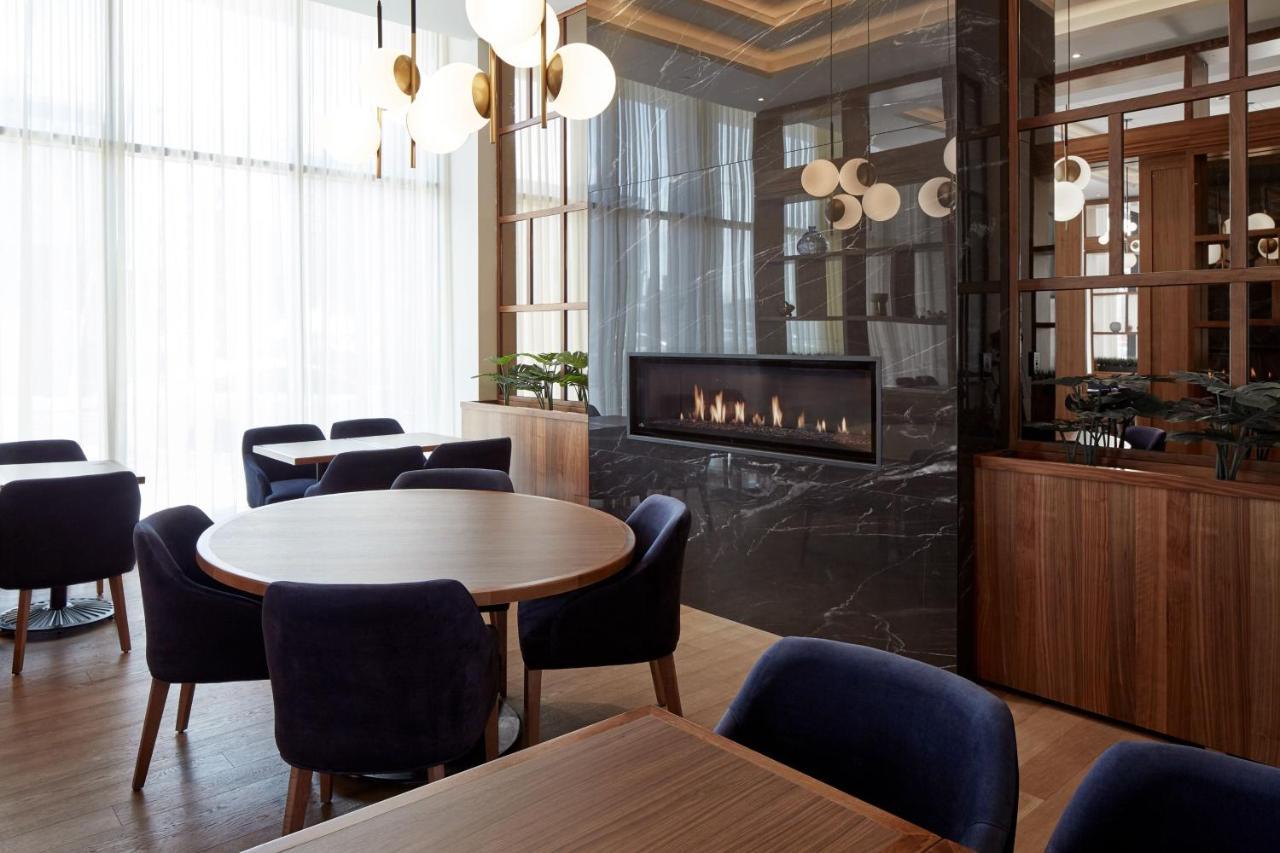 فندق Courtyard Montreal Midtown المظهر الخارجي الصورة