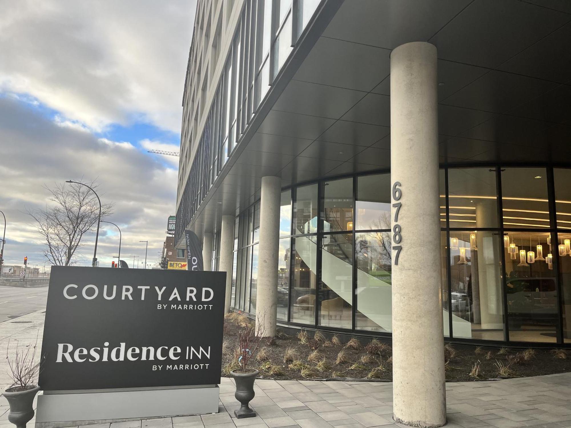 فندق Courtyard Montreal Midtown المظهر الخارجي الصورة